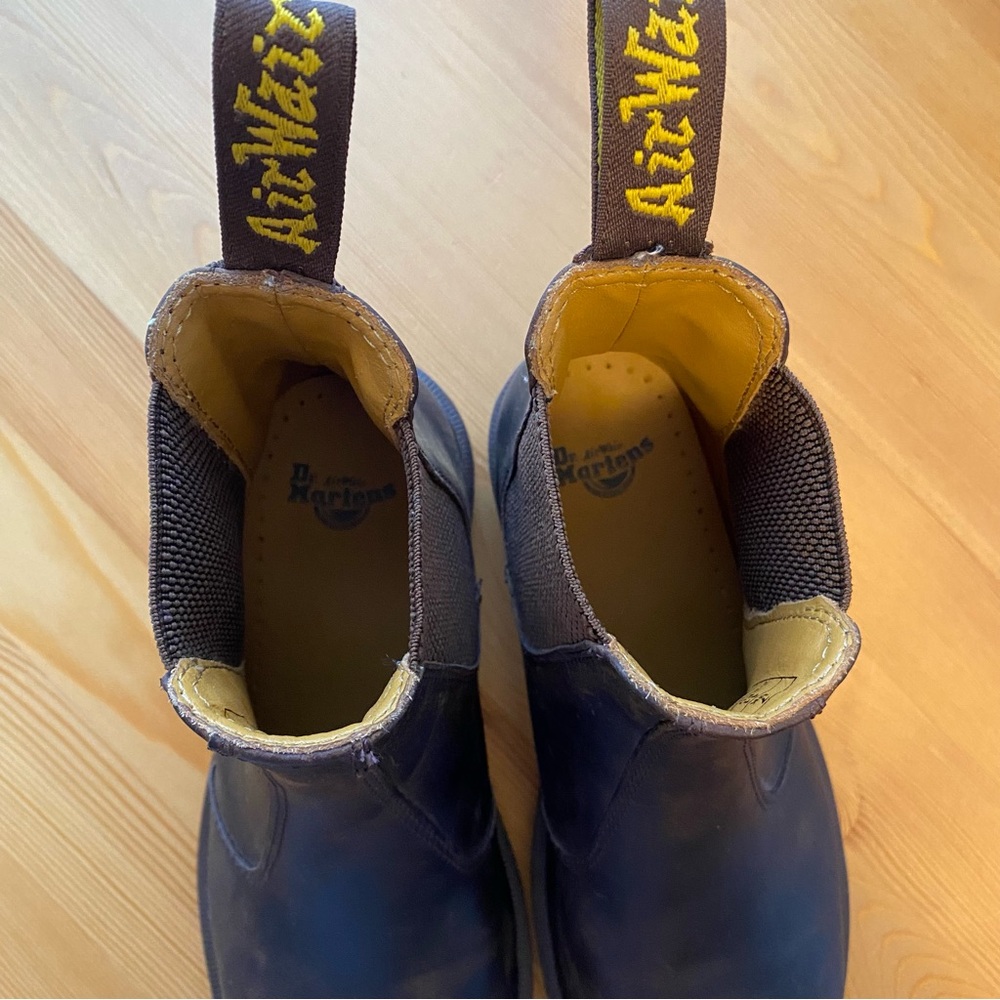 Dr. Martens 2976 Crazy Horse Leather Chelsea Boot, Size 9 - Picture 10 of 11